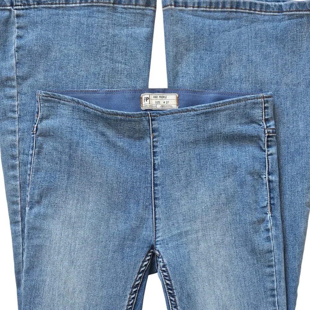 Free People Penny Pull On‎ Flare Jeans Medium Wash Blue High Rise Bell Bottom 27 - Picture 12 of 13